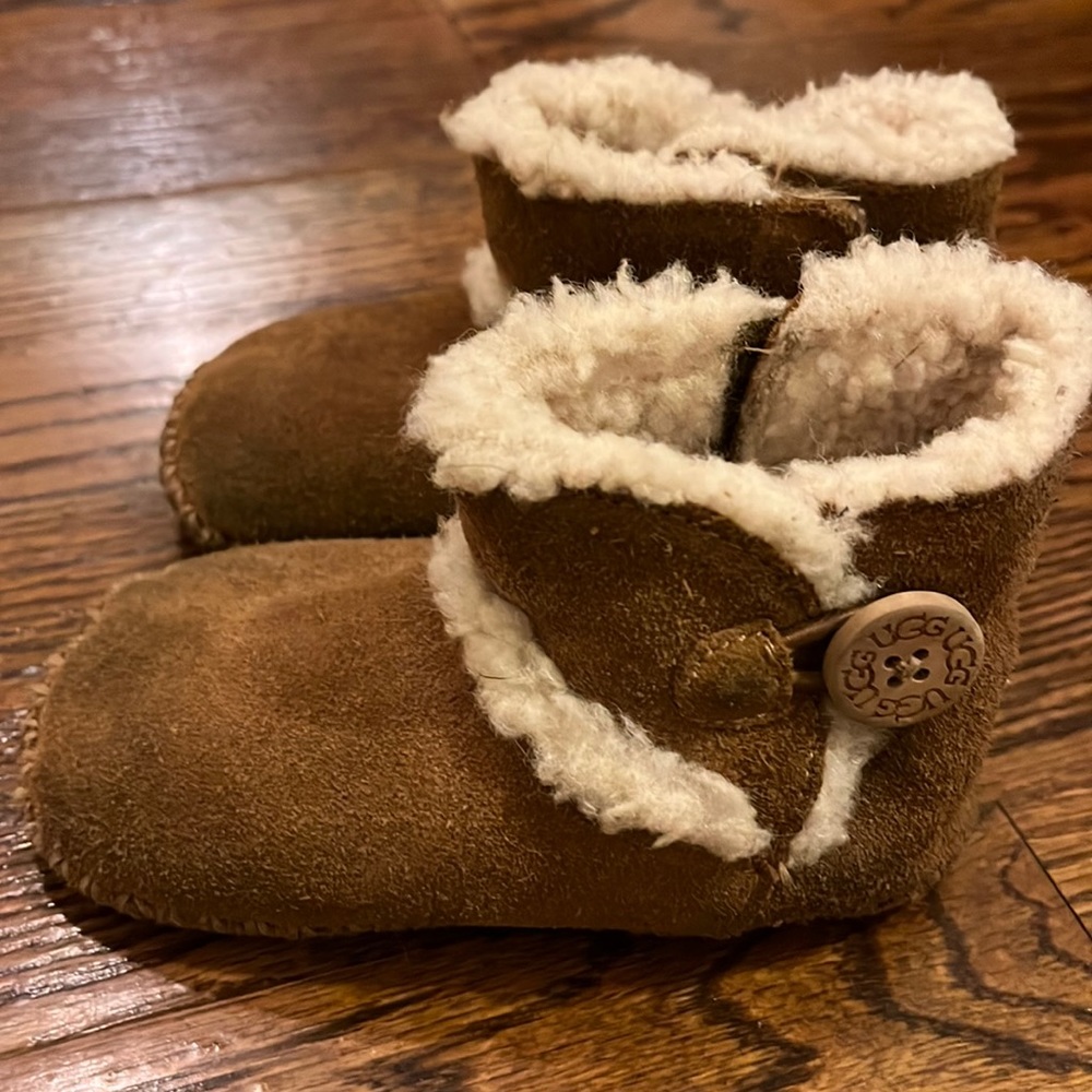 Toddler 4.5 Uggs